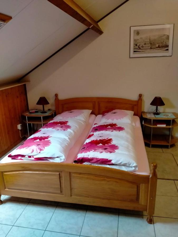 Lederhose Bed & Breakfast Diepenbeek