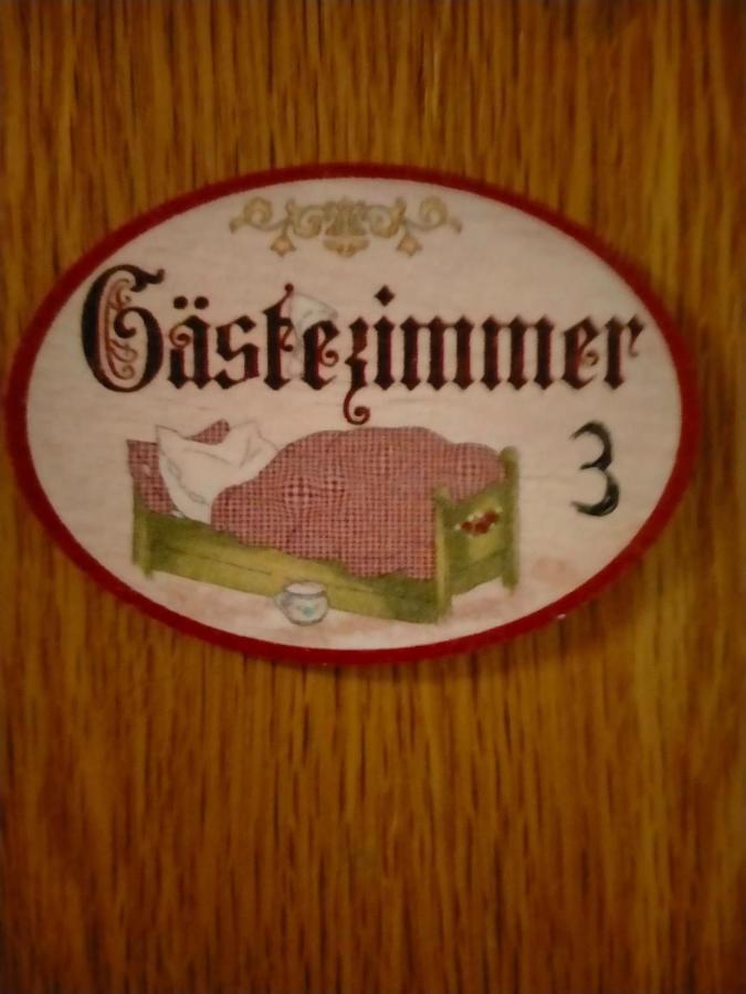 Lederhose Bed & Breakfast Diepenbeek