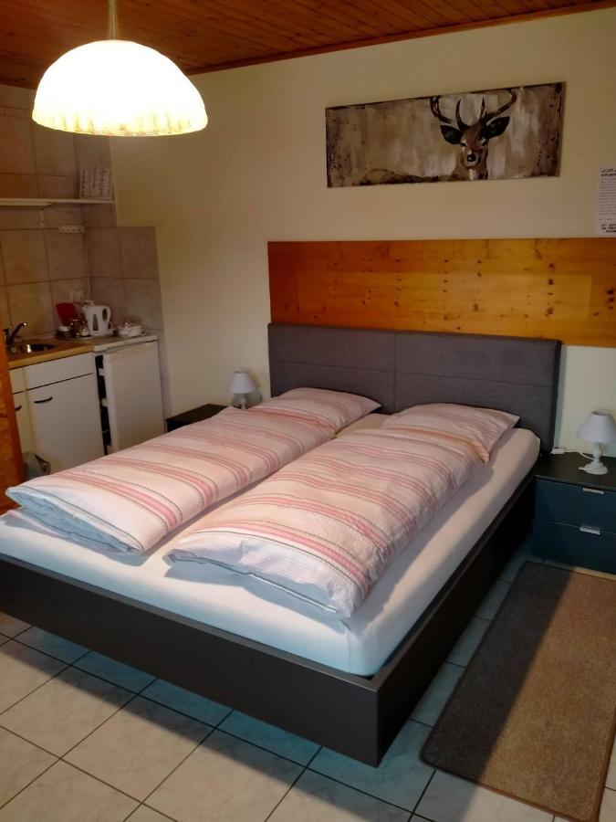 Lederhose Bed & Breakfast Diepenbeek