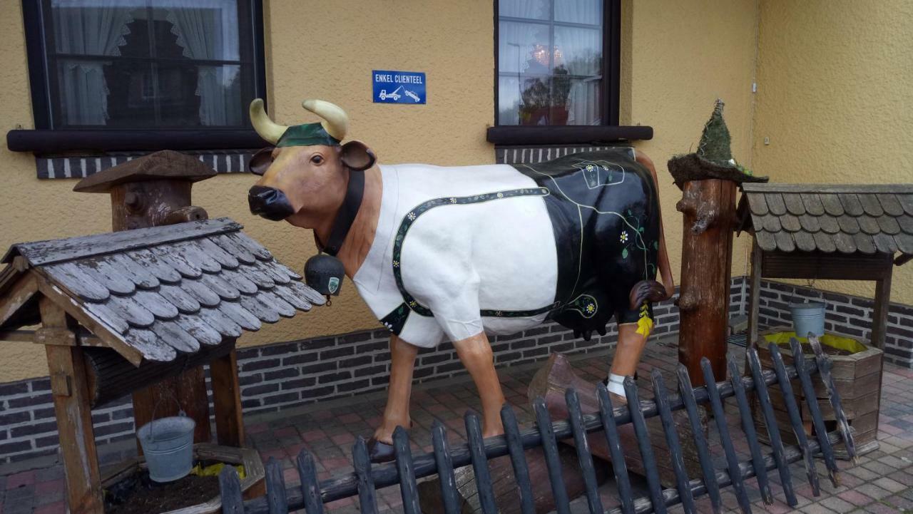 Lederhose Bed & Breakfast 2*